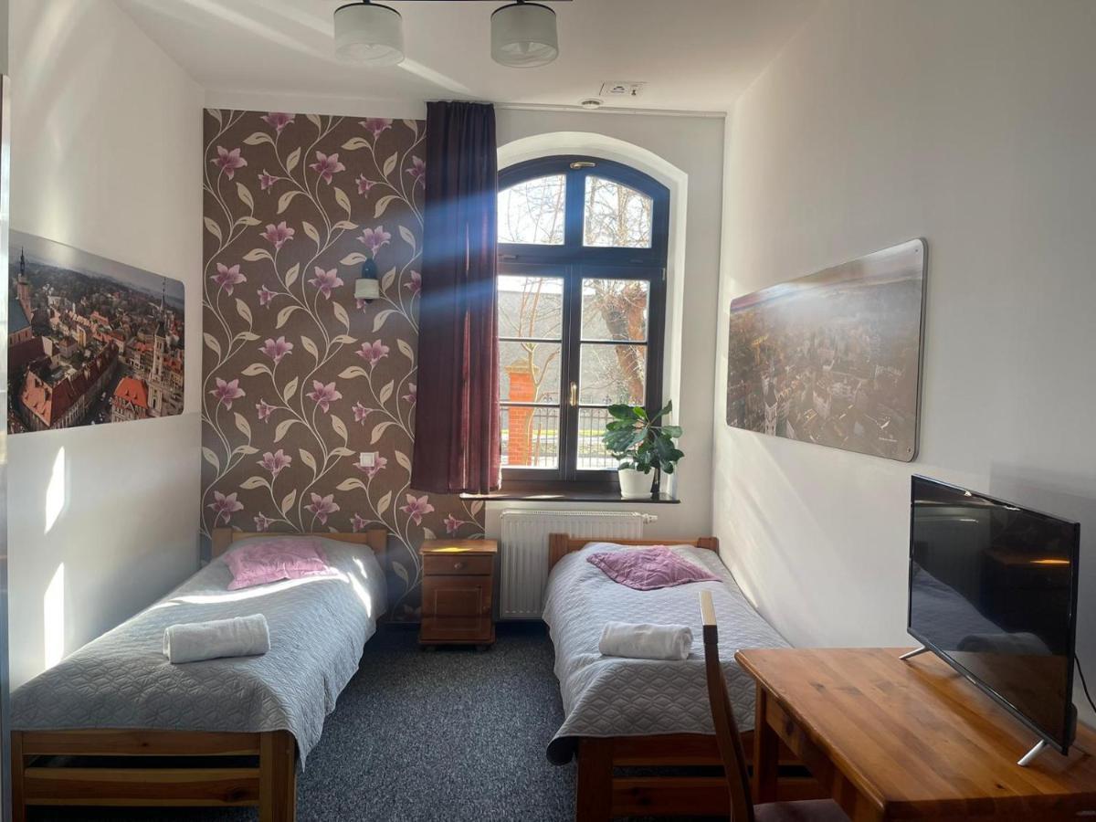 Hostel Szkolne Schronisko Mlodziezowe Dabrowka Prudnik Exterior foto