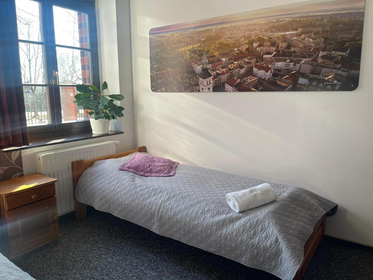 Hostel Szkolne Schronisko Mlodziezowe Dabrowka Prudnik Exterior foto